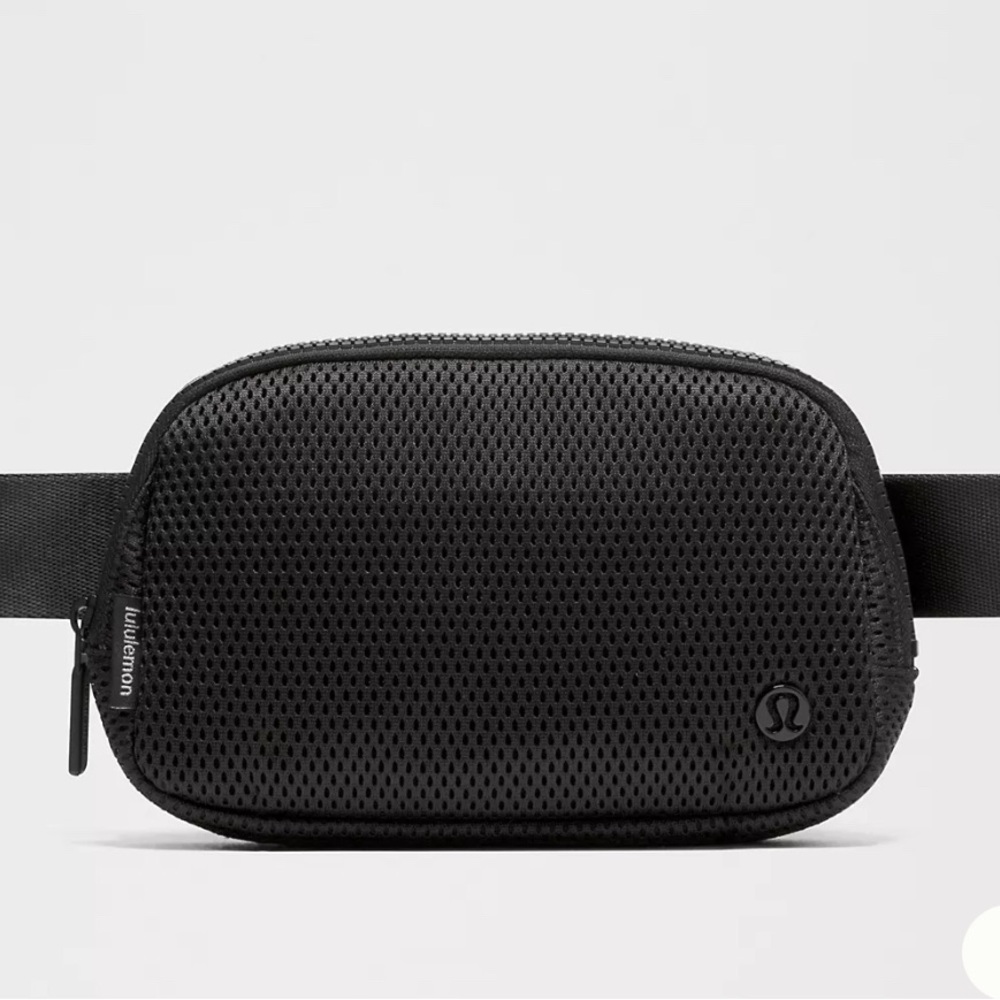 NWT lululemon athletica Black Mesh Belt Bag 1L